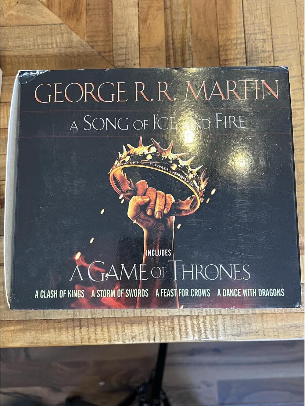 A Song of Ice and Fire Box Set - Includes A Game of Thrones, A Clash of Kings, A